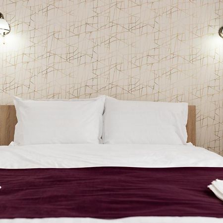 Marconi Guesthouse Hunedoara Buitenkant foto