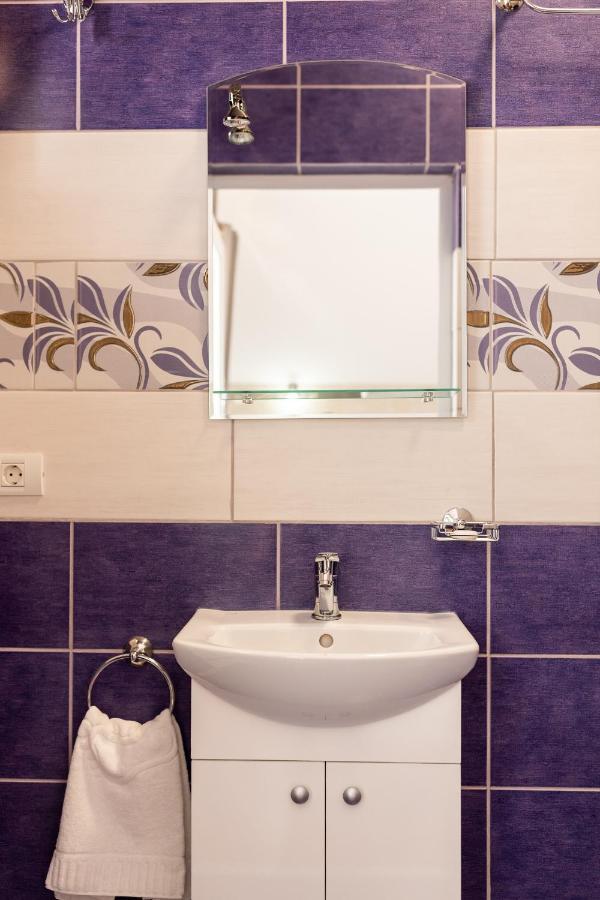 Marconi Guesthouse Hunedoara Buitenkant foto