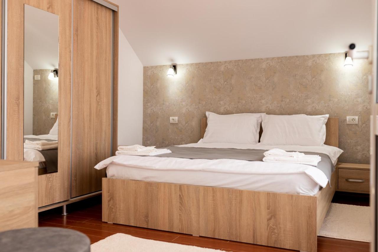 Marconi Guesthouse Hunedoara Buitenkant foto