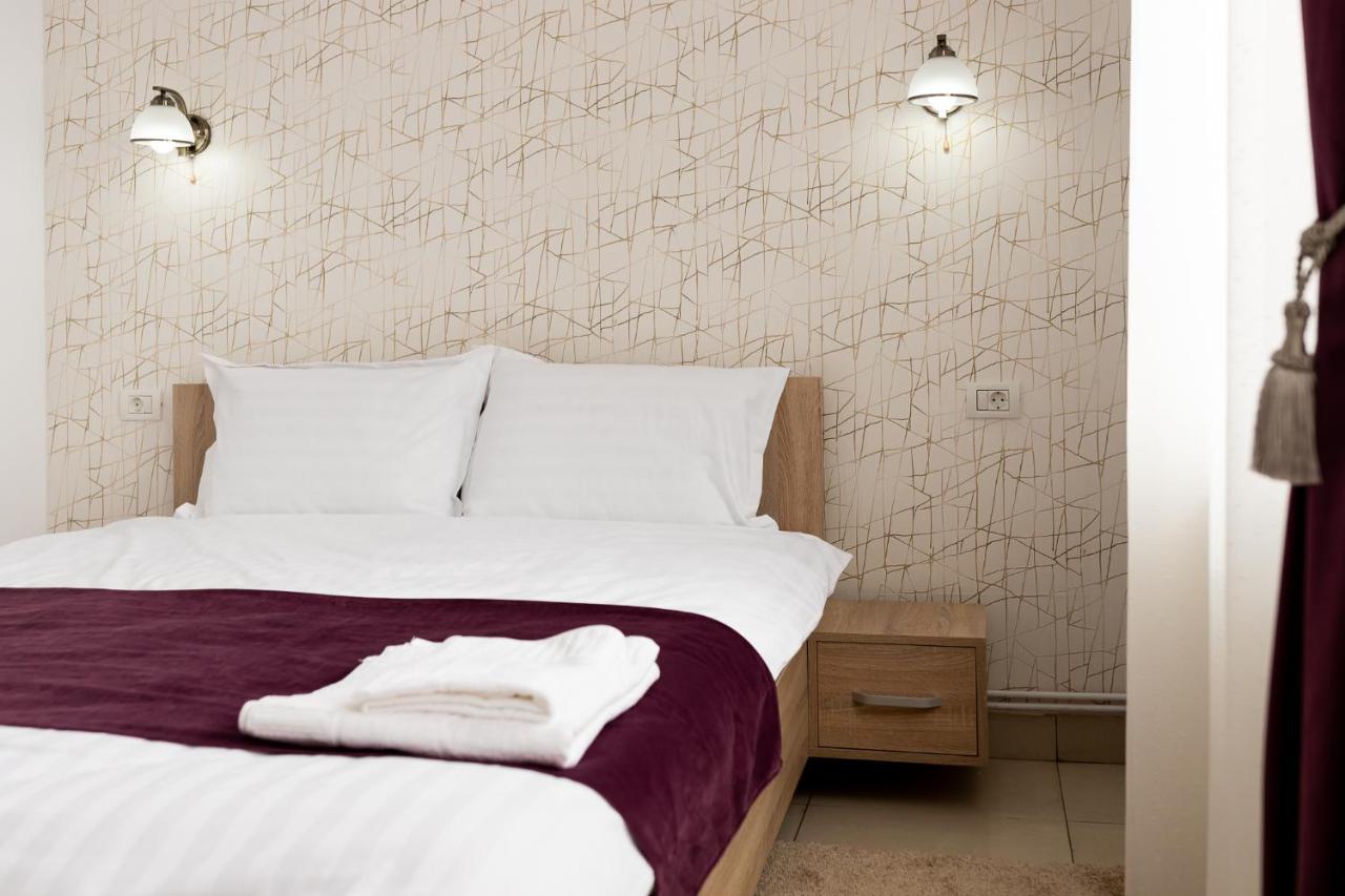 Marconi Guesthouse Hunedoara Buitenkant foto