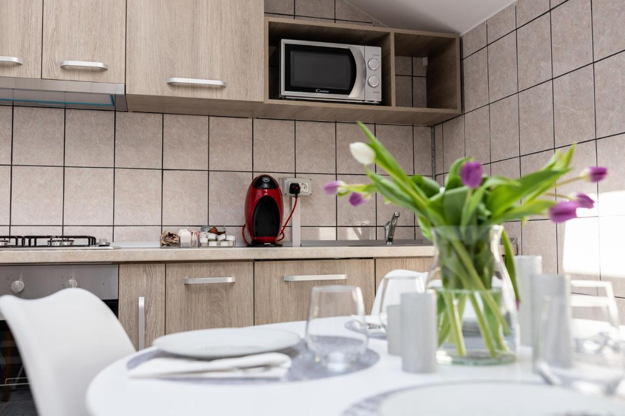 Marconi Guesthouse Hunedoara Buitenkant foto