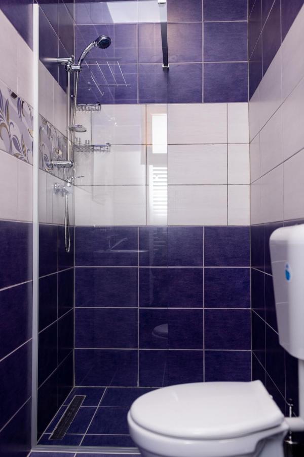 Marconi Guesthouse Hunedoara Buitenkant foto