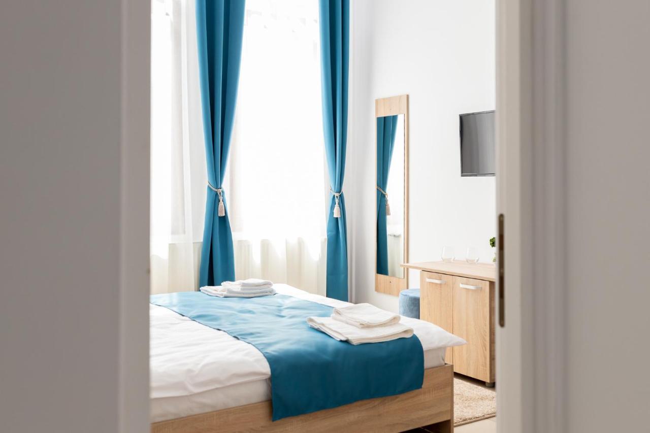 Marconi Guesthouse Hunedoara Buitenkant foto